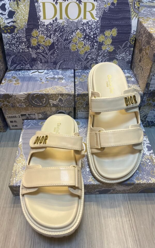 Slippers سليبر