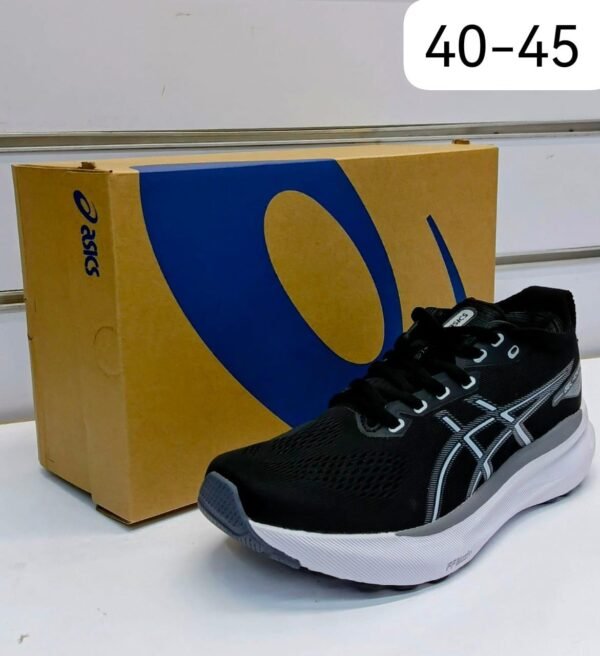Sneakers سنيكرز