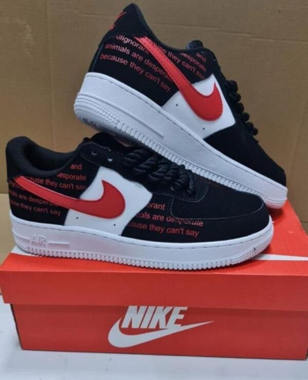 Sneakers سنيكرز