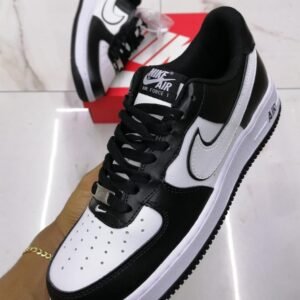Sneakers سنيكرز
