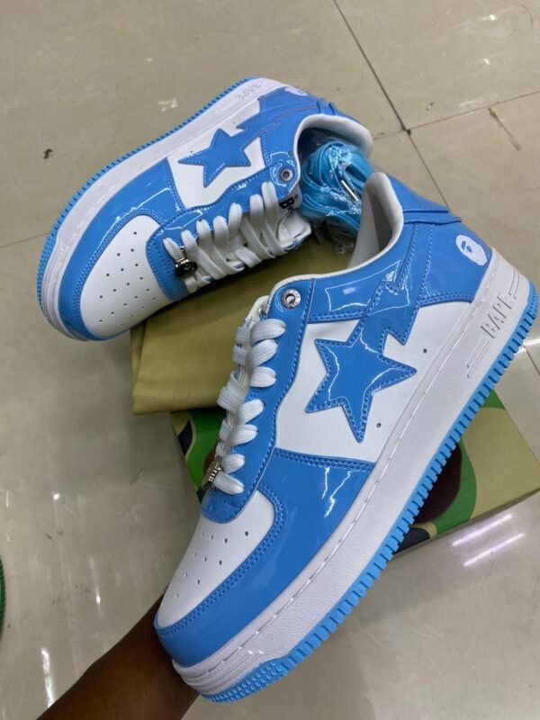 Sneakers سنيكرز