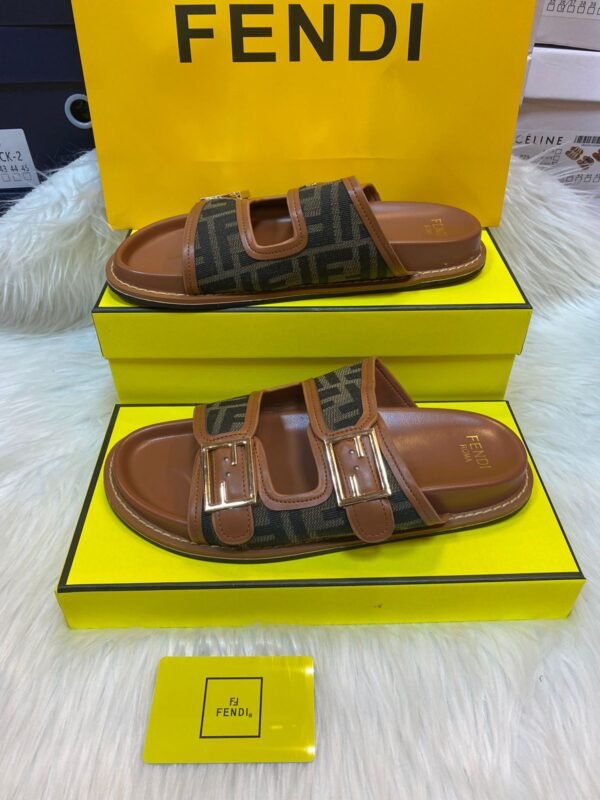 Slippers سليبر