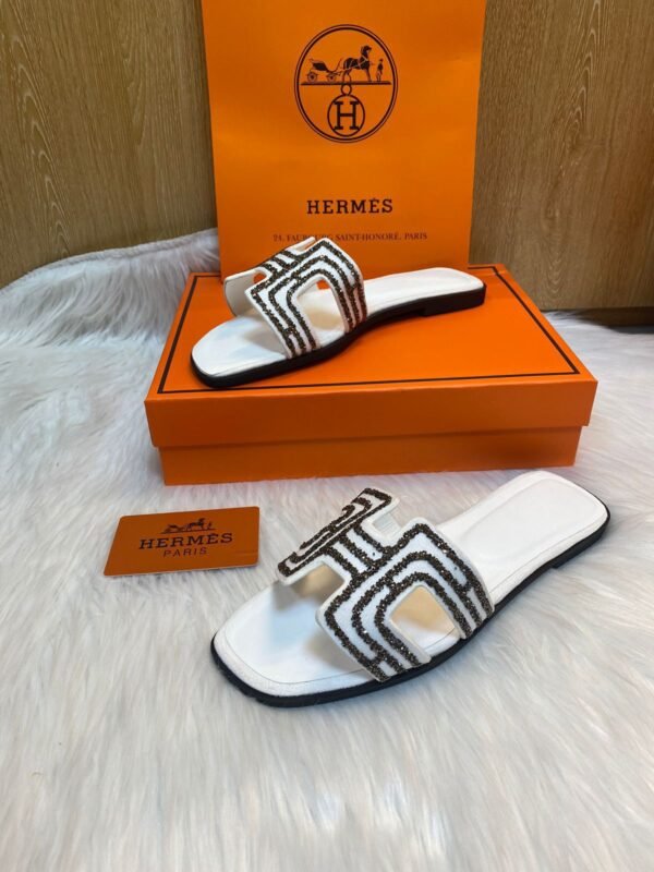 Slippers سليبر