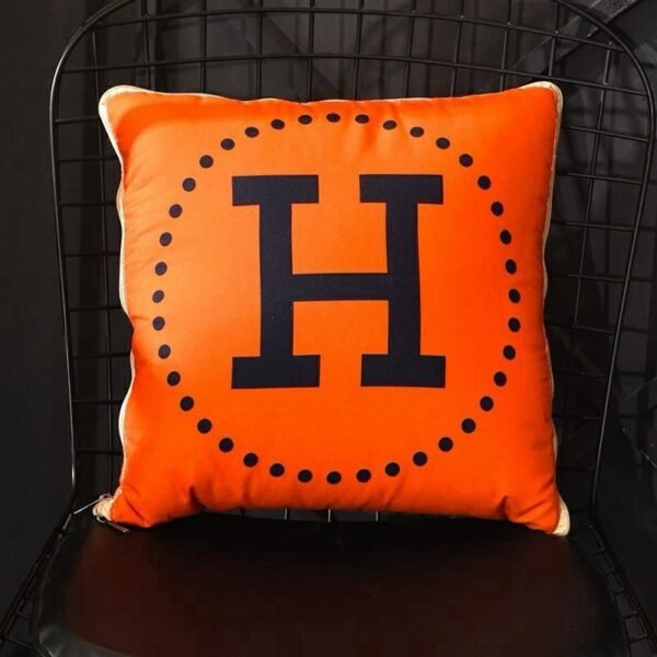 Pillowcases مخدات وكوشنه - Image 2