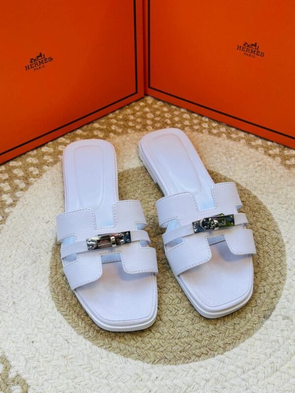 Slippers سليبر