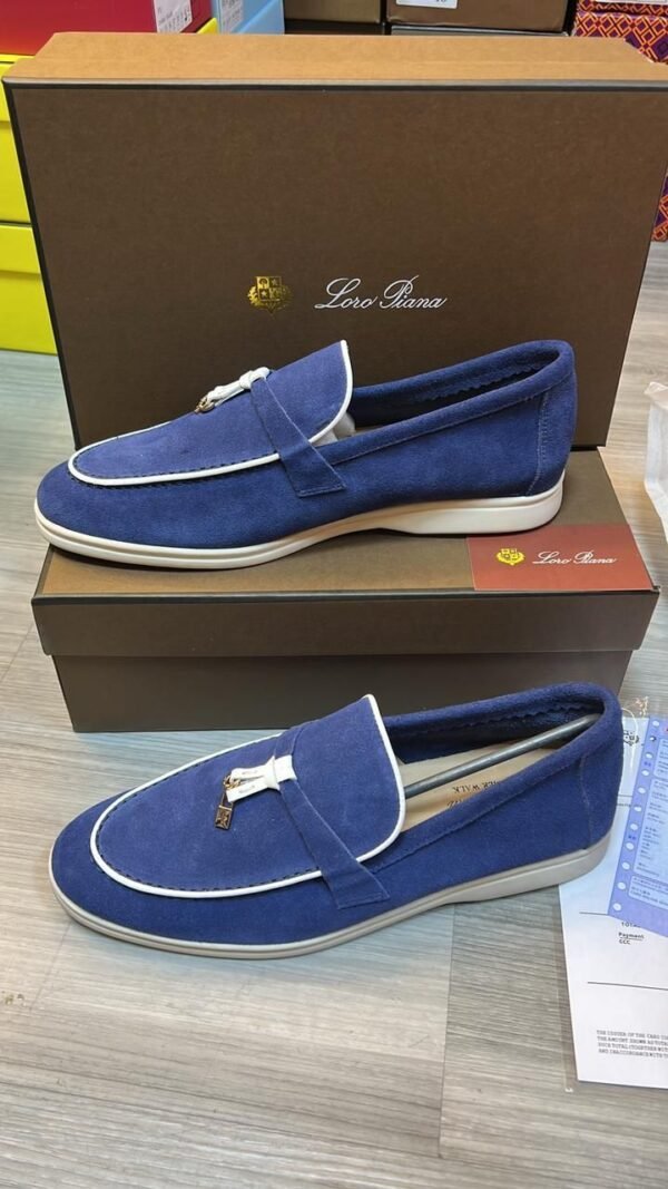 Sneakers سنيكرز