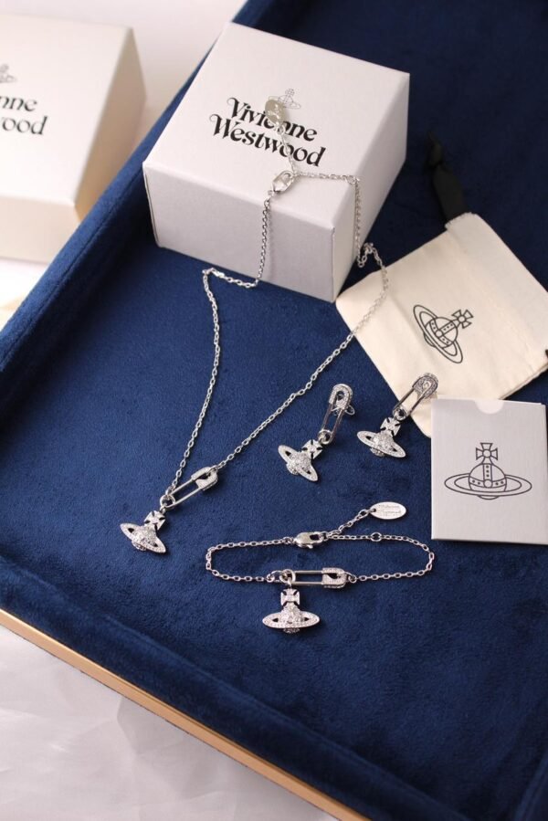 Accessories اكسسوارت