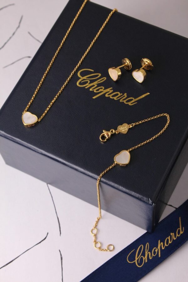 Accessories اكسسوارت