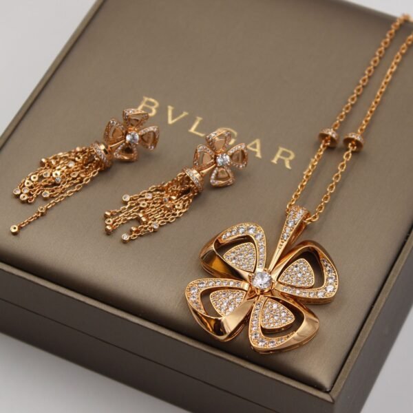Accessories اكسسوارت