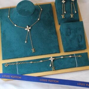 Accessories اكسسوارت