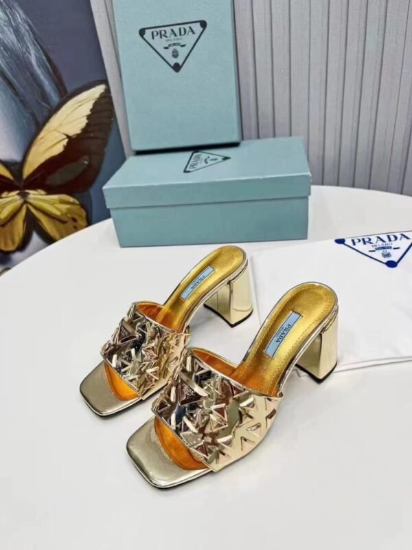 Slippers سليبر