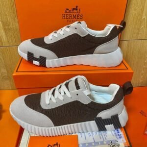 Sneakers سنيكرز