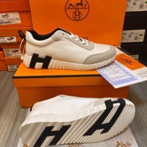 Sneakers سنيكرز