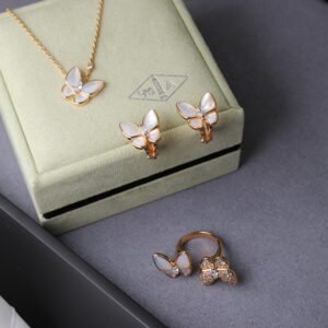 Accessories اكسسوارت