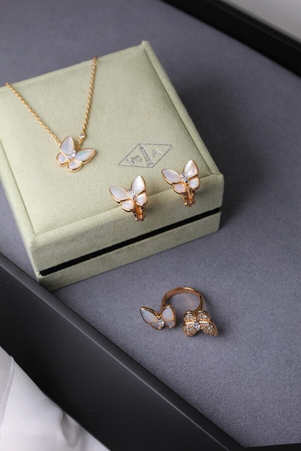 Accessories اكسسوارت