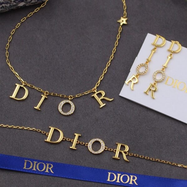 Accessories اكسسوارت