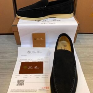 Sneakers سنيكرز