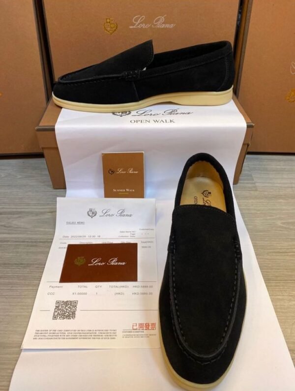 Sneakers سنيكرز