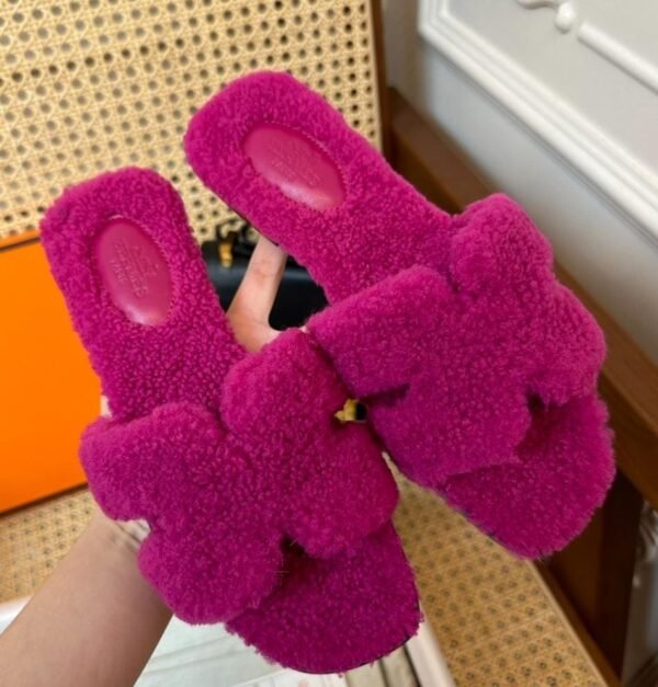 Slippers سليبر
