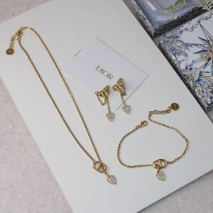 Accessories اكسسوارت