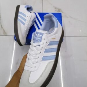 Sneakers سنيكرز