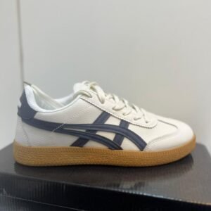 Sneakers سنيكرز