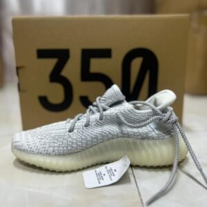 Sneakers سنيكرز