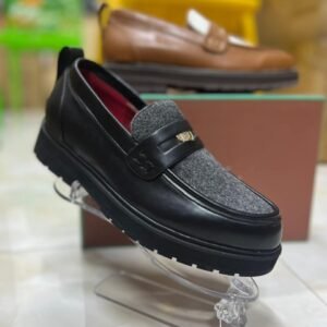 Sneakers سنيكرز