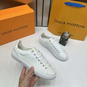 Sneakers سنيكرز