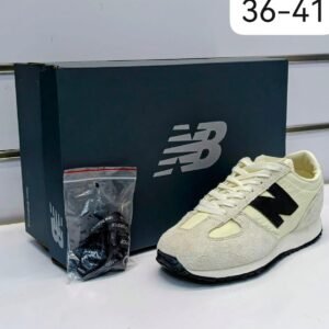 Sneakers سنيكرز