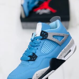 Sneakers سنيكرز