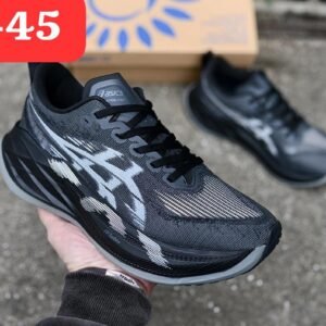 Sneakers سنيكرز