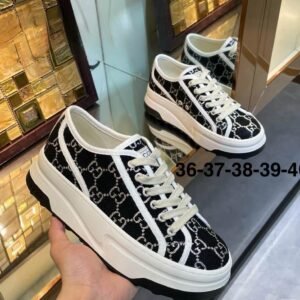 Sneakers سنيكرز