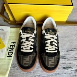 Sneakers سنيكرز