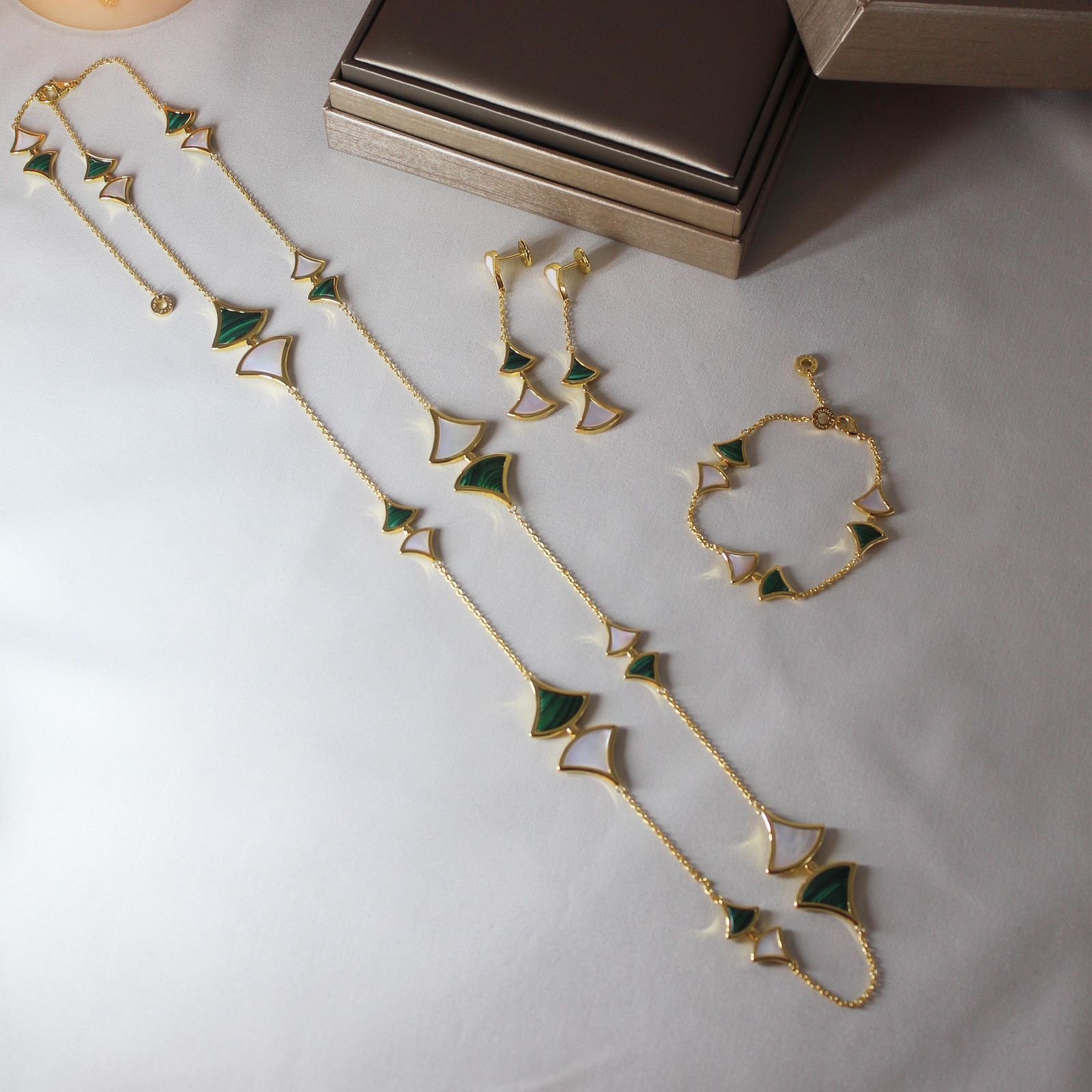 Accessories اكسسوارت - Image 4