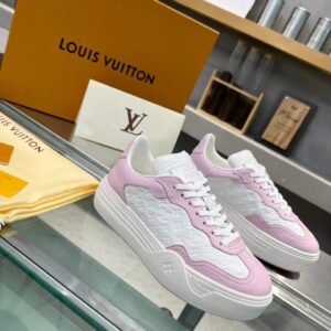 Sneakers سنيكرز